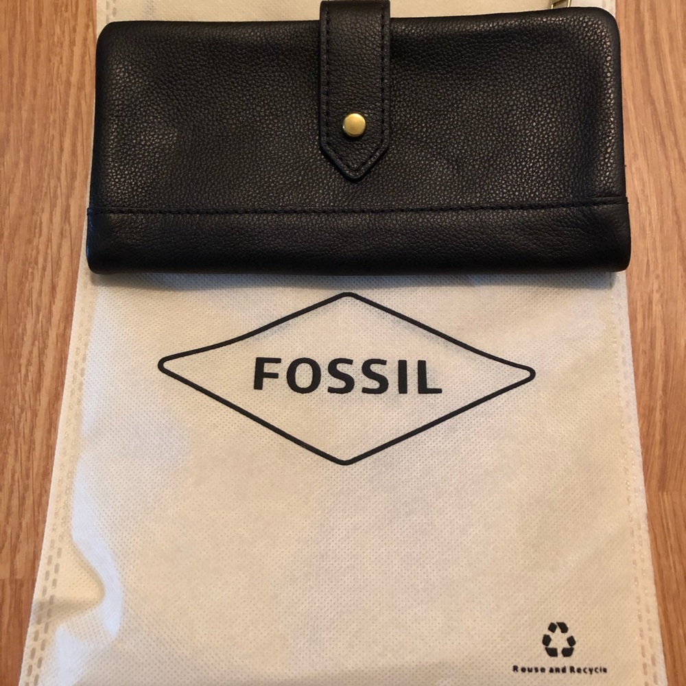 Black fossil wallet